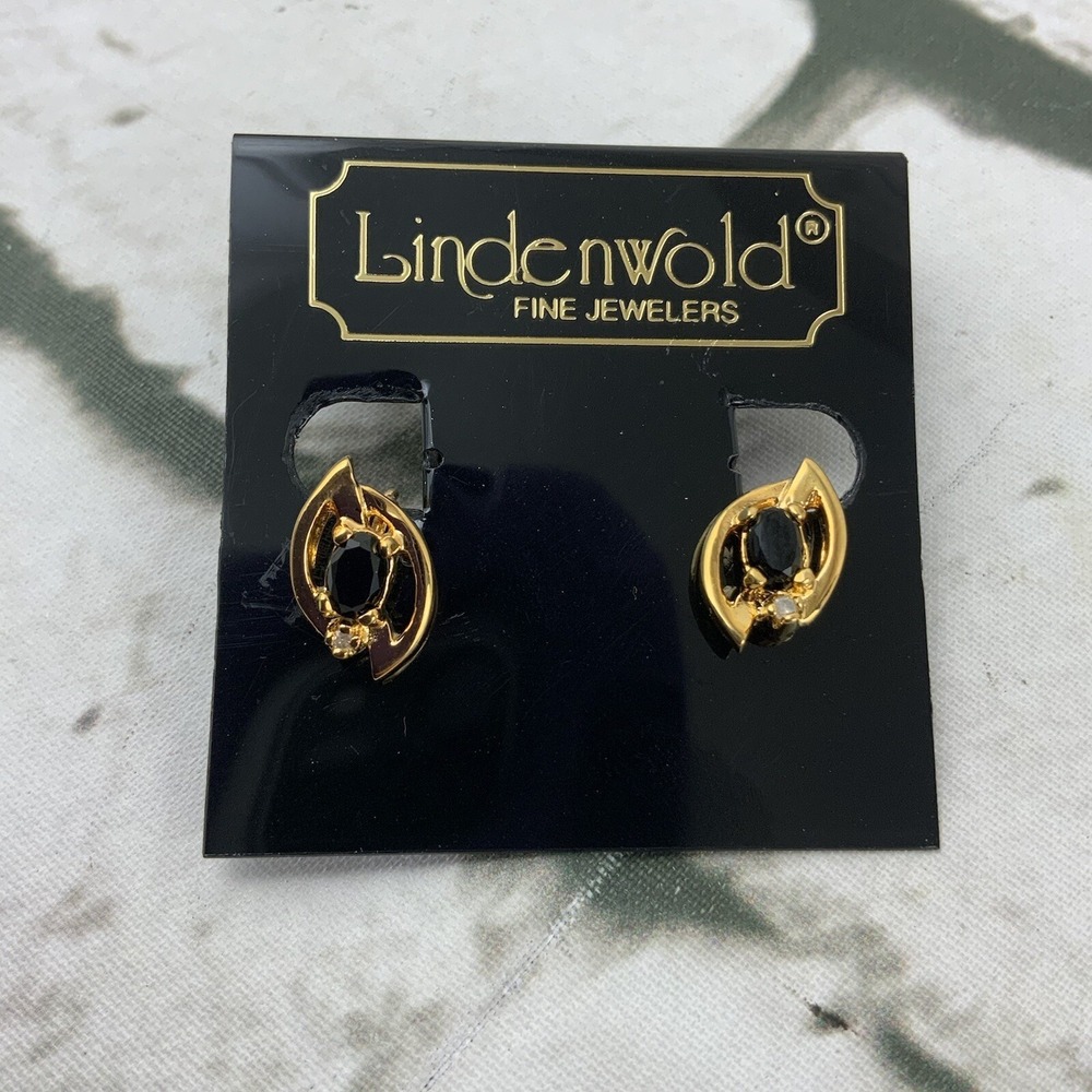 Lindenwold Fine Jewelers Clip On Earrings Gold Toned Faux Onyx